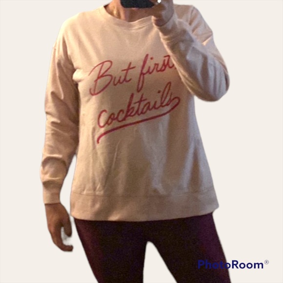 🎉HP👉NWT WILDFOX XS Statement crewneck Sweatshirt. “But first, Cocktails” - Picture 12 of 13